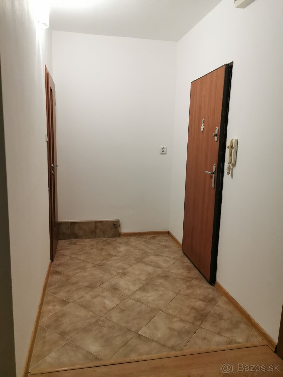 3 izbovy byt prenájom - 11