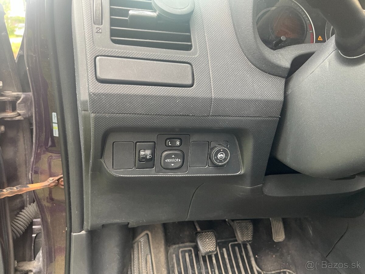 Toyota auris E15 1,6 2010 - 11