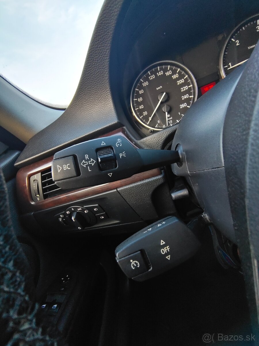 BMW 318d E90 • 2008 • 233tis km • 105 kW - 11