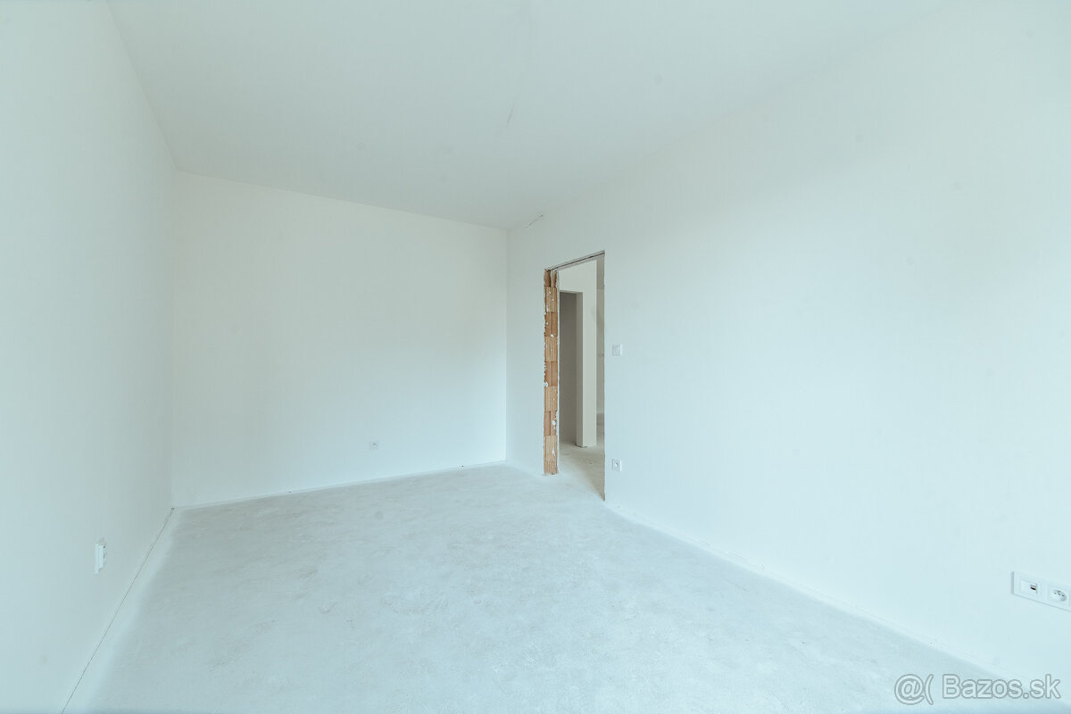 Na predaj výnimočný 3-izbový byt v rodinnom dome vo Veľkom O - 11