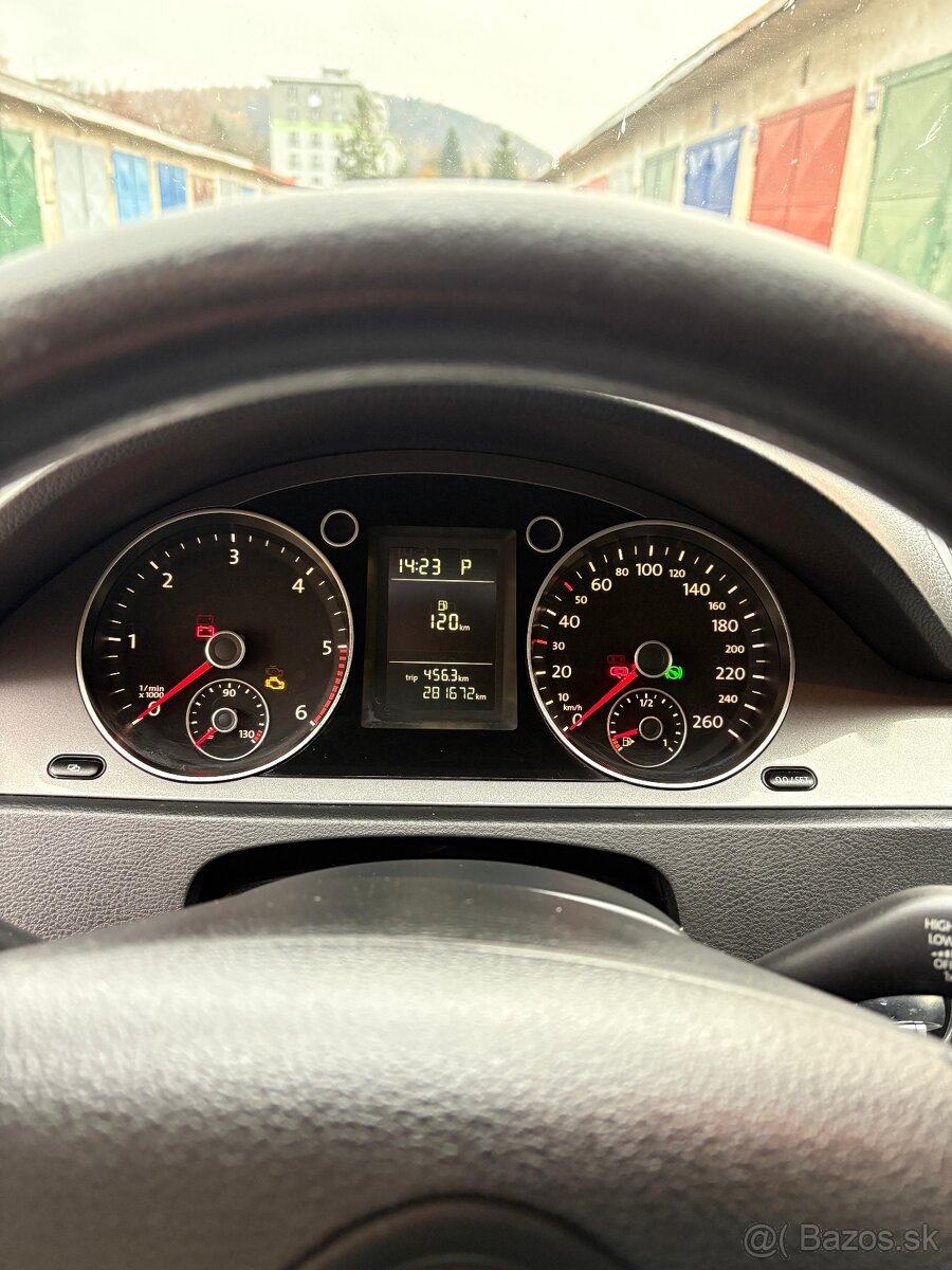 Volkswagen Passat Variant 2.0 TDI Comfortline DSG - 11