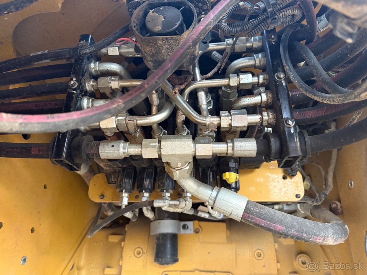 Caterpillar 432 / 2020 , 670 hodin traktor bager - 11