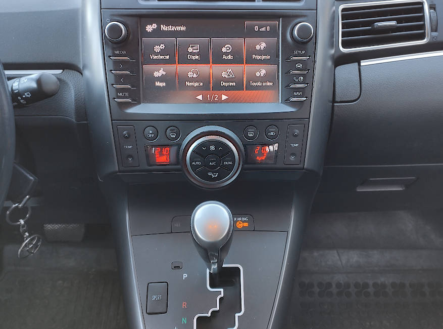 Toyota Verso 1.8 Active benzín CVT automat - 11