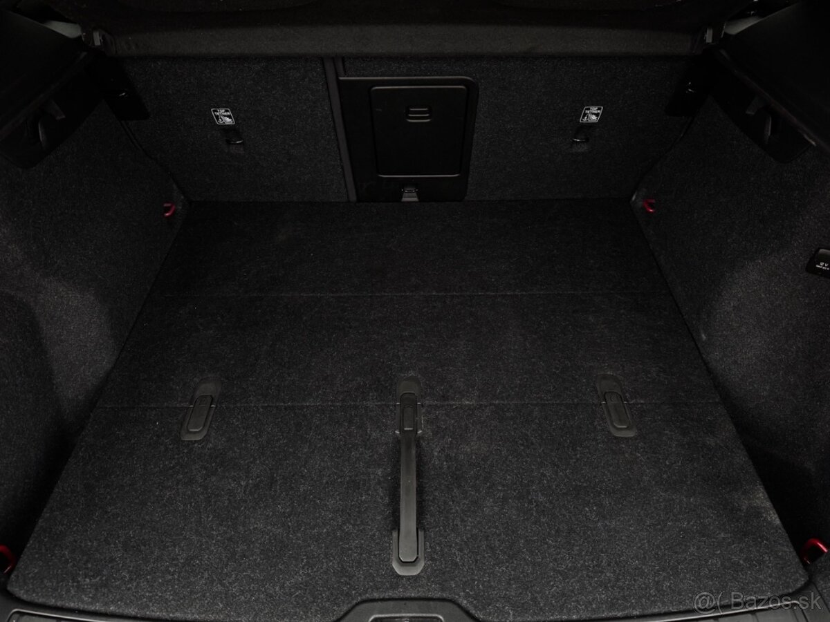 Volvo XC40 2.0 B3 mHEV Core A/T - 11