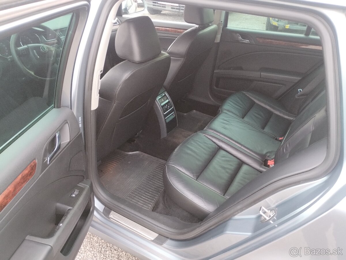 Škoda Superb Combi 2.0 TDI CR 170k Elegance DSG - 11