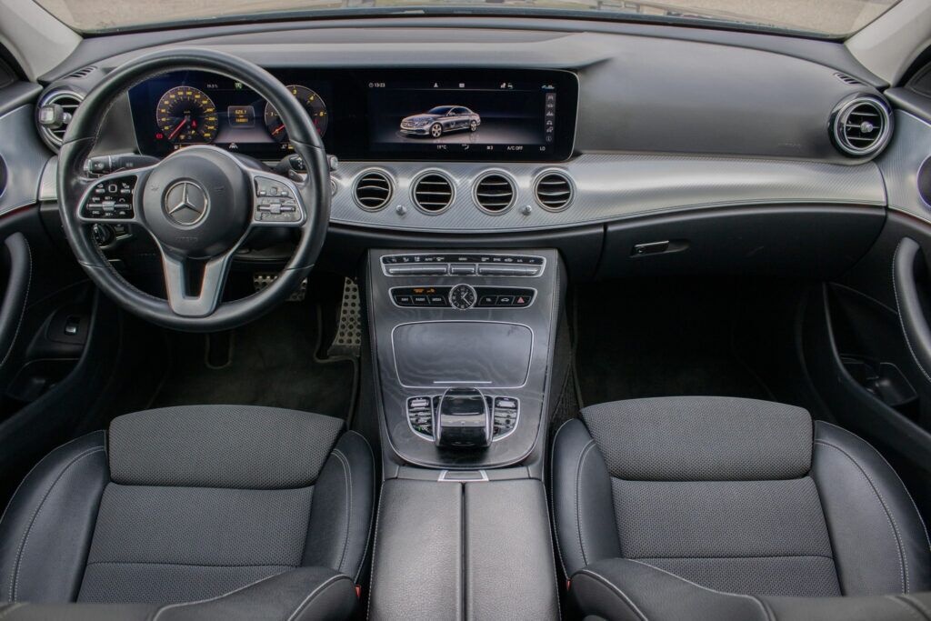 Mercedes-Benz E trieda 200, 9G-Tronic - 11