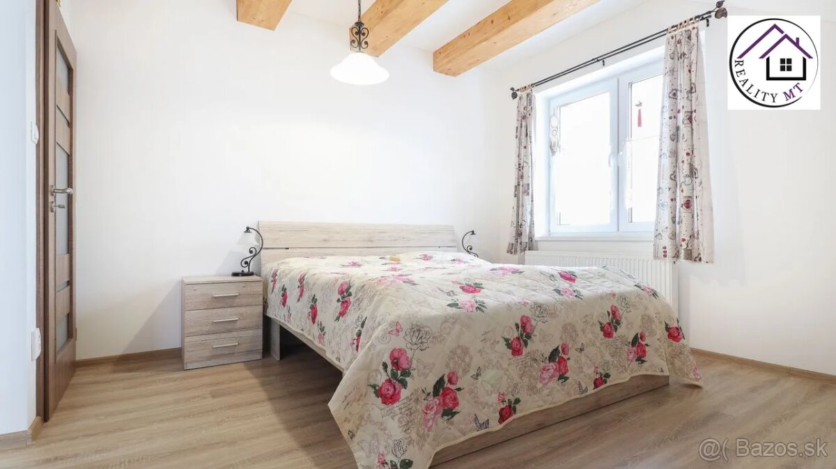 Rodinný dom s garážou a záhradným altánkom na Lipovci - 11