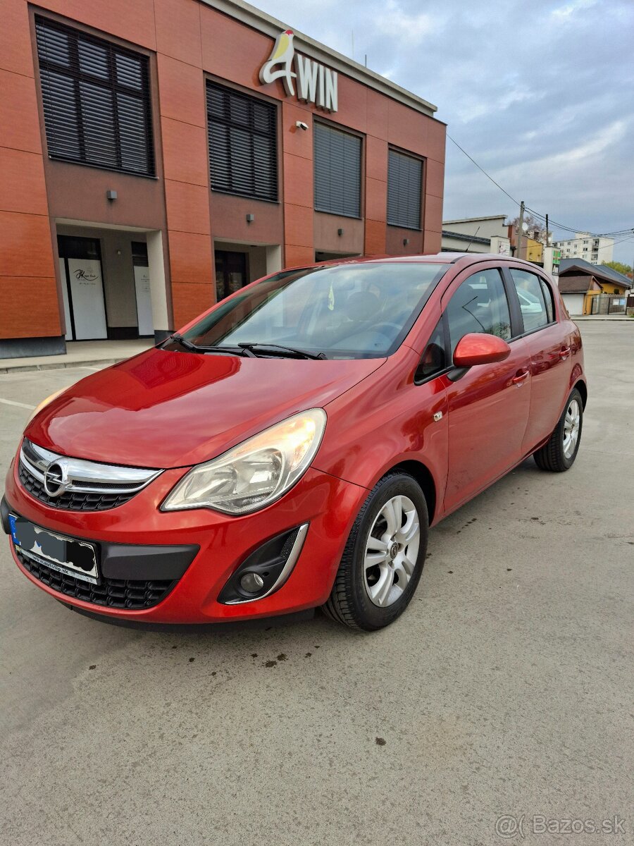Opel Corsa 1.2 16V 63kw 2013 Facelift Garážované - 11