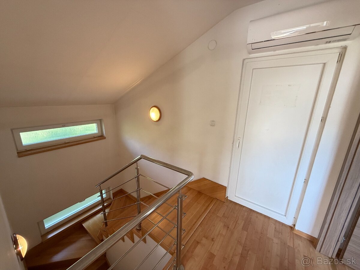 Exkluzívne iba v APEX reality 5i. RD v Horných Otrokovciach - 11