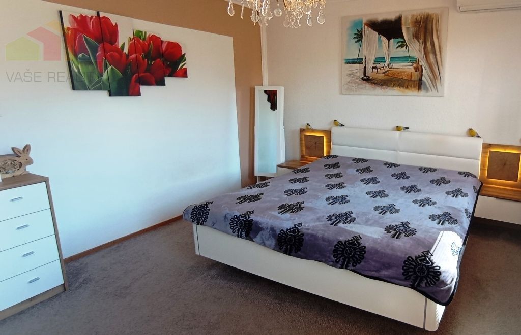 Novinka Rodinný dom s bazénom v lukratívnej lokalite - Nitr - 11