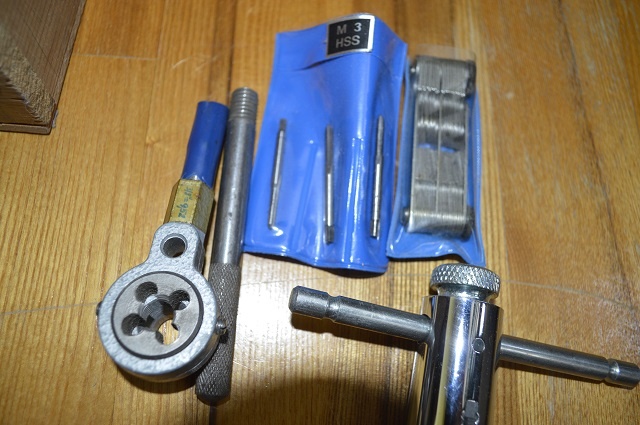 predam drevenu skrinku plnu zavitnikov - 11