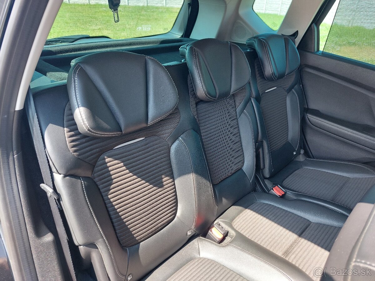 Renault Scenic TCe 140 "EDITION BOSE" - 11