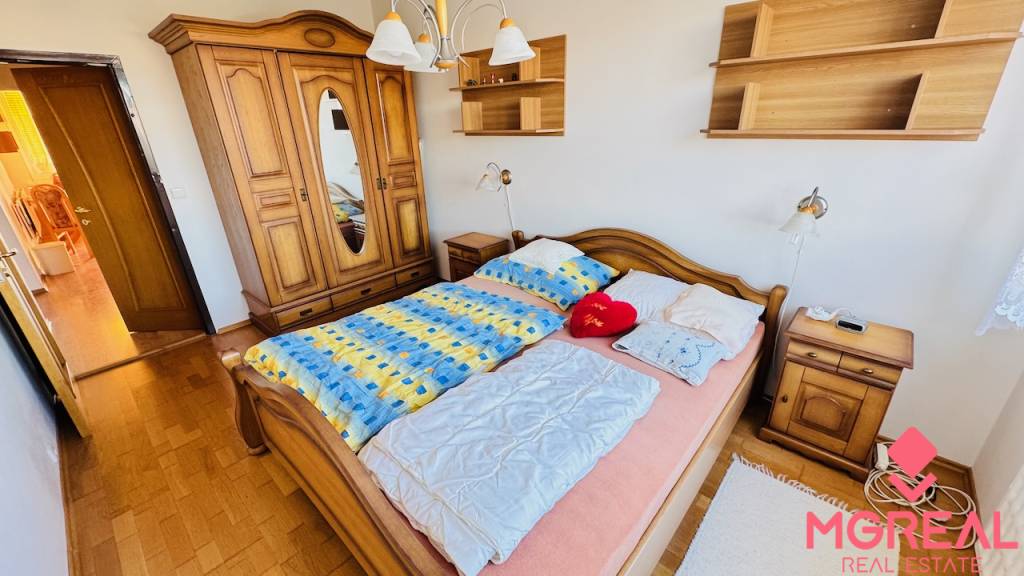 Na predaj 4 i byt s loggiou a výťahom 82 m2 v Prievidzi - 11