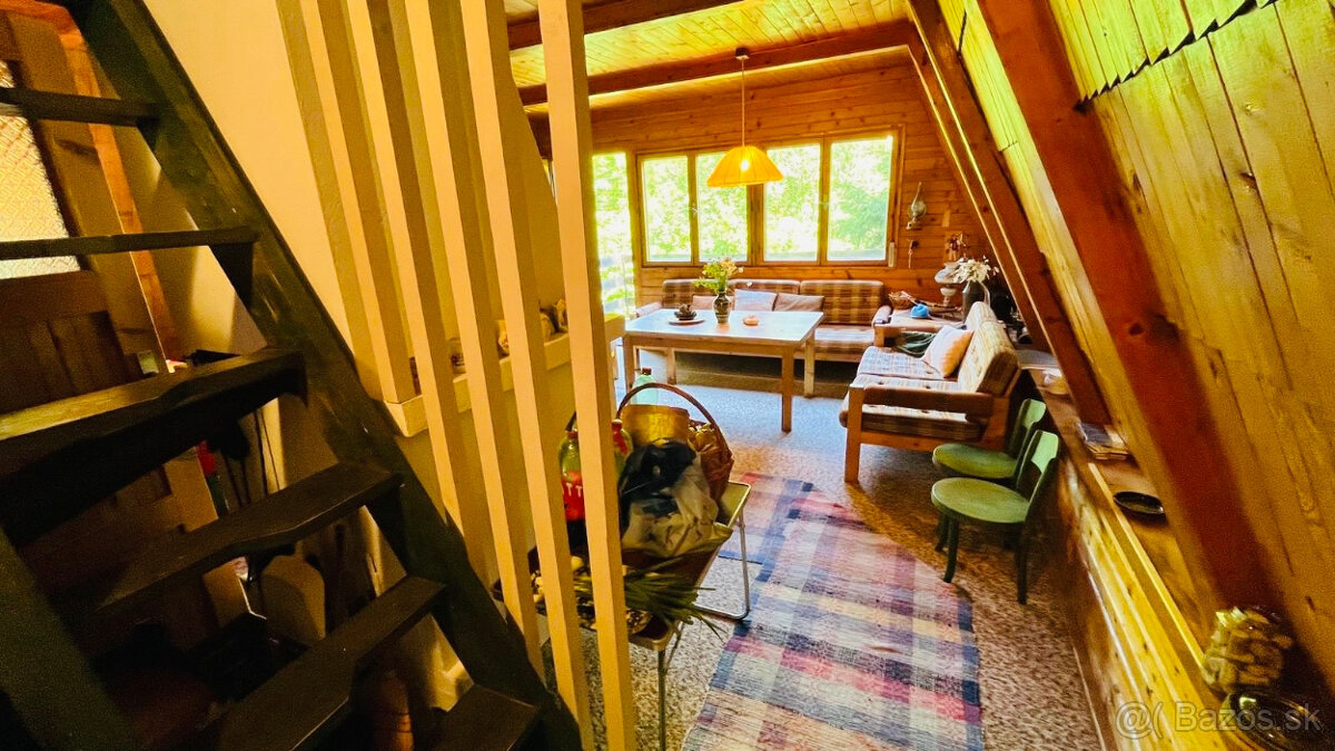 Chata s panoramatickým výhľadom na Súľovské skaly. - 11