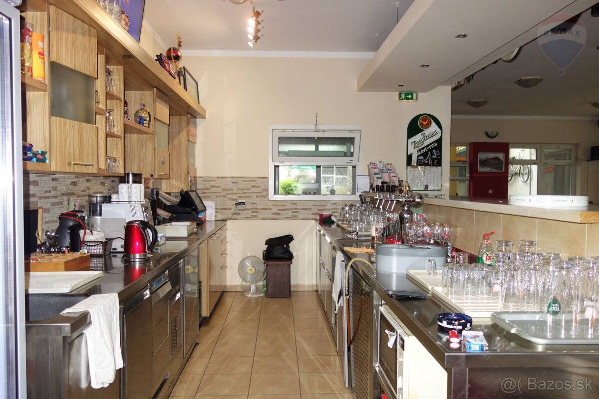 Predaj: Na predaj komerčná budova s parkovaním a širokým vyu - 11