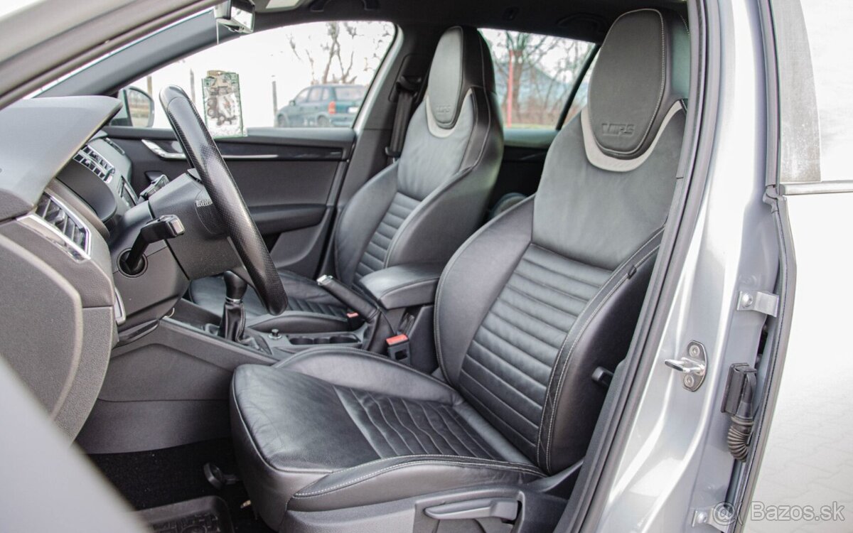 Škoda Octavia Combi 2.0 TDI RS - 11