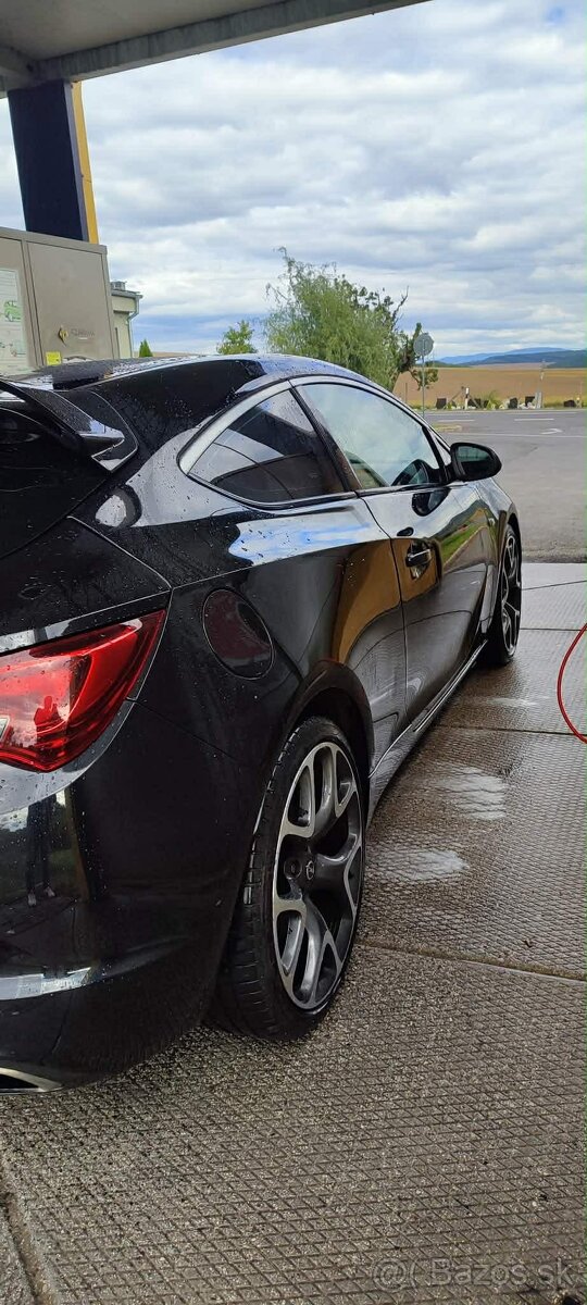 Opel Astra J OPC - 11
