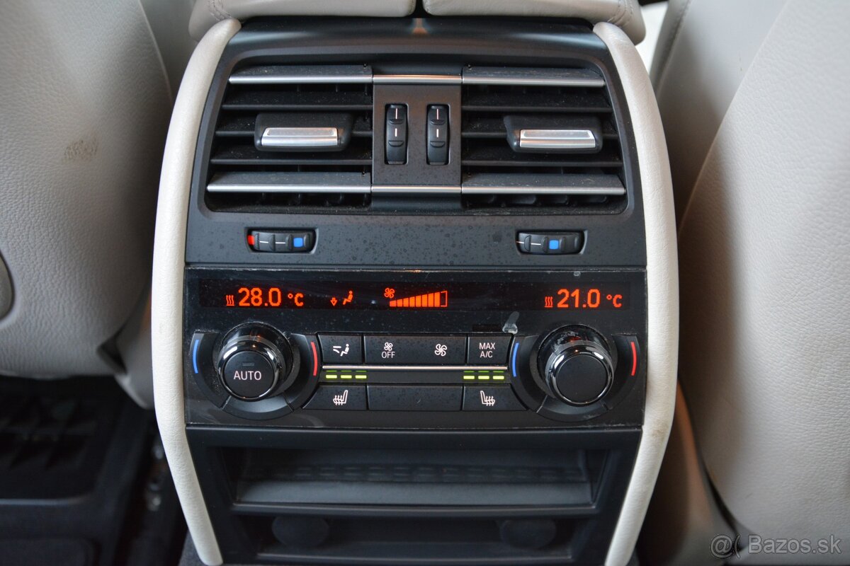 BMW rad 7 3.00 xDrive SR voz, B&O hudba, TOP výbava - 11