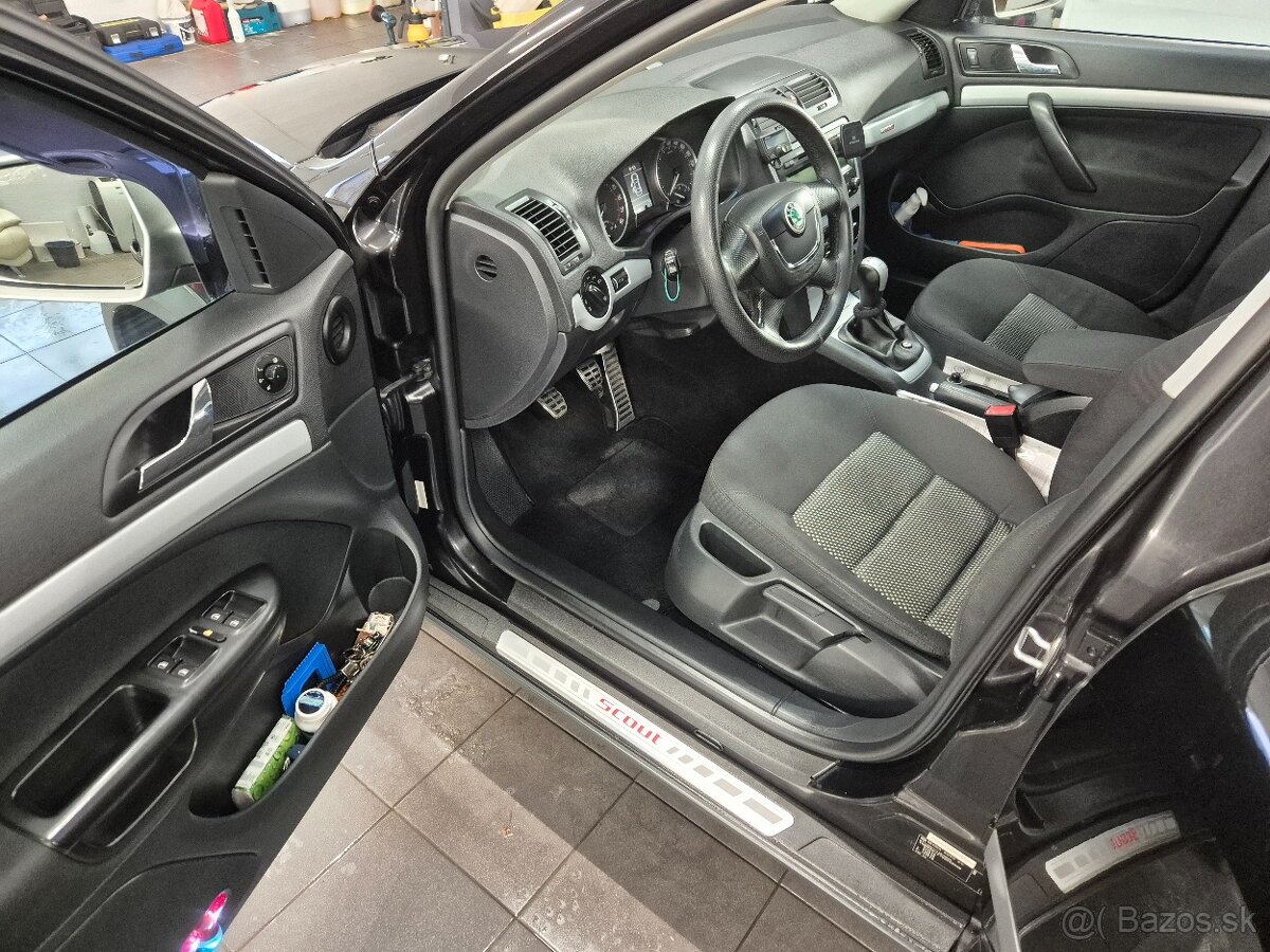 Škoda Octavia Scout - 11