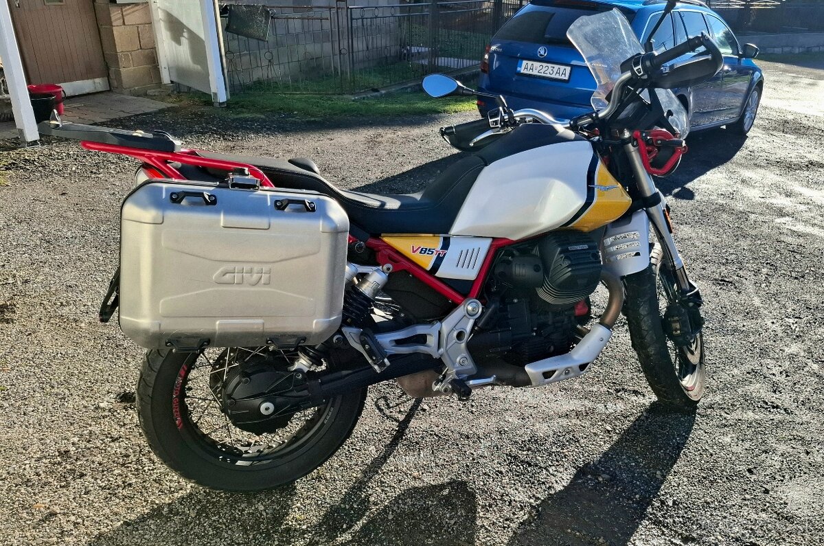 Moto Guzzi V85 TT – 2019 –(A2) - 11