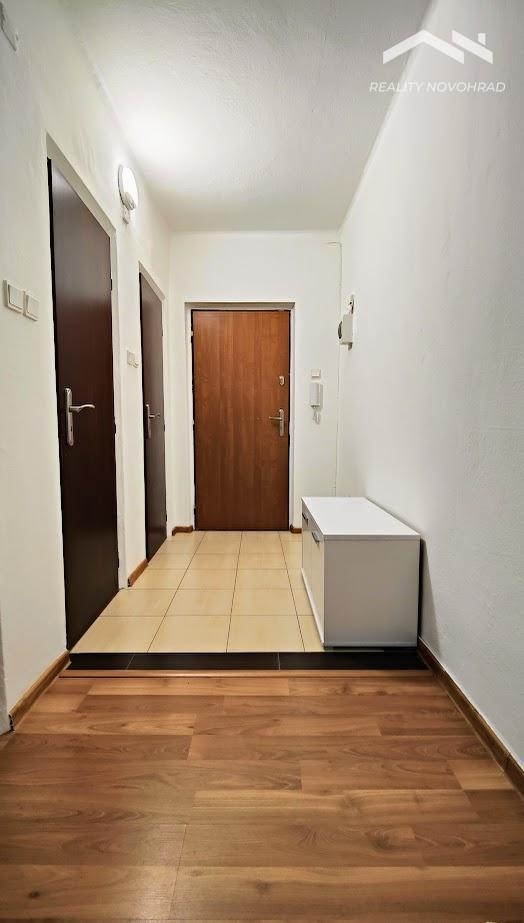 Štýlový 2-izb. byt s balkónom v absolútnom centre Lučenca - 11