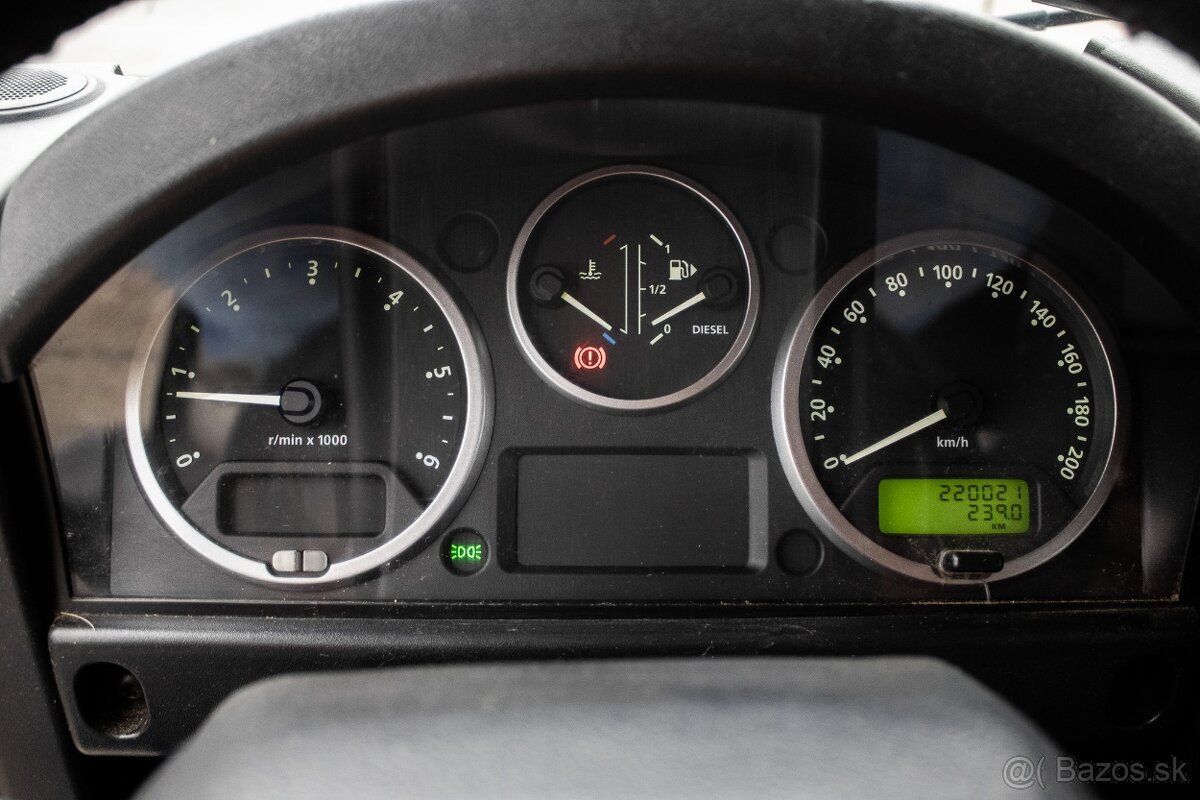 Land Rover Defender 110 SW, 90kW, (2007) - 11