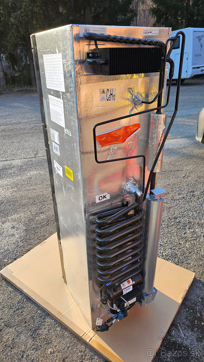 Absorpčná chladnička Thetford N4142E+ (12V, 220V, plyn) - 11