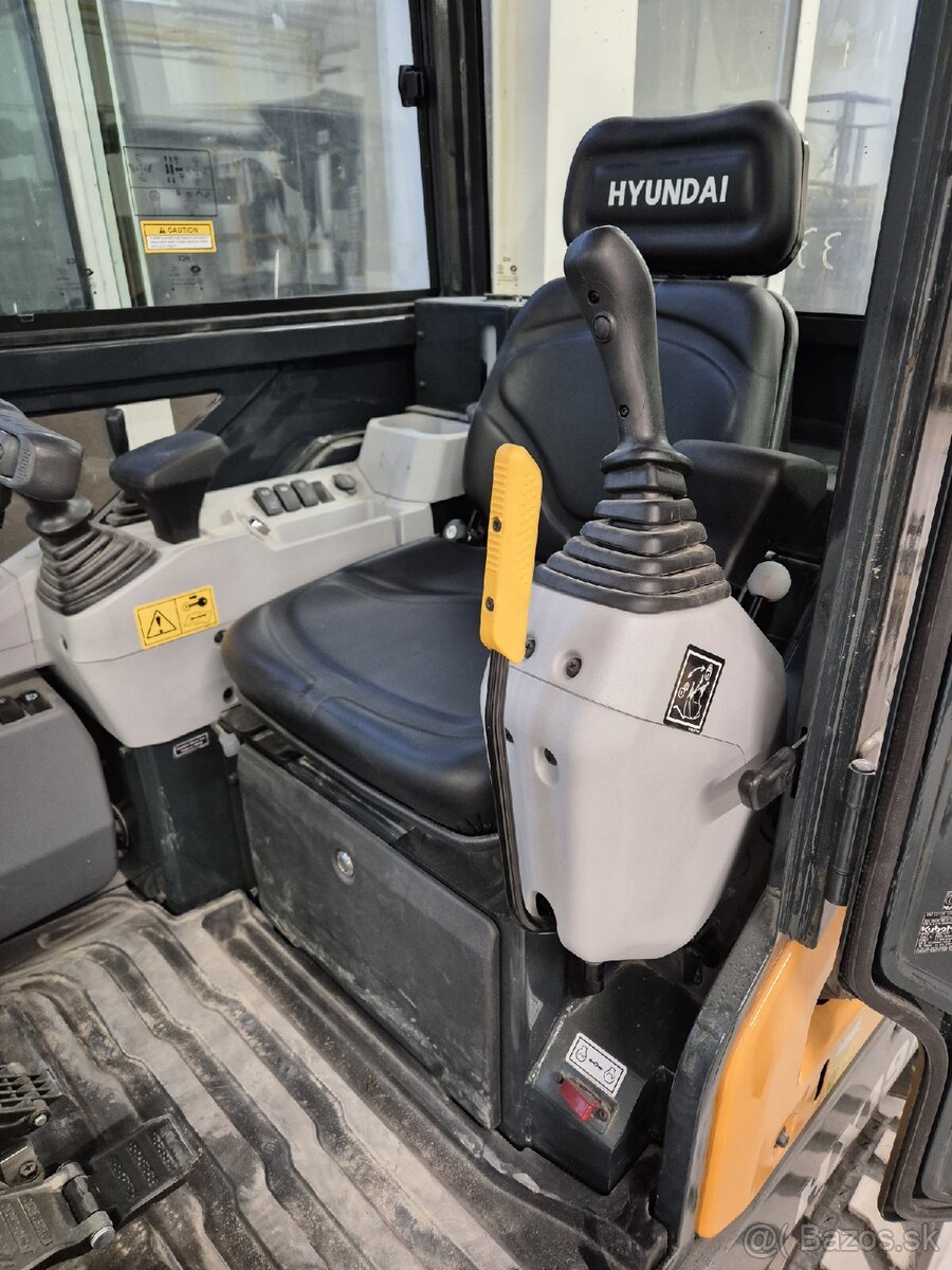 Hyundai HX19A s hydr. Protiprstom - 11