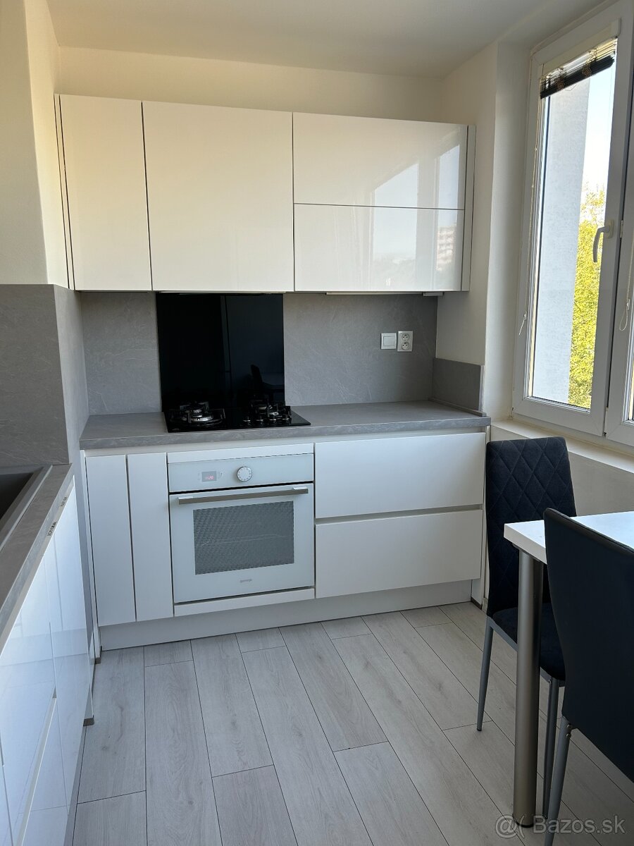 Prenájom 3-izbového zrekonštruovaného bytu na Furči - 11