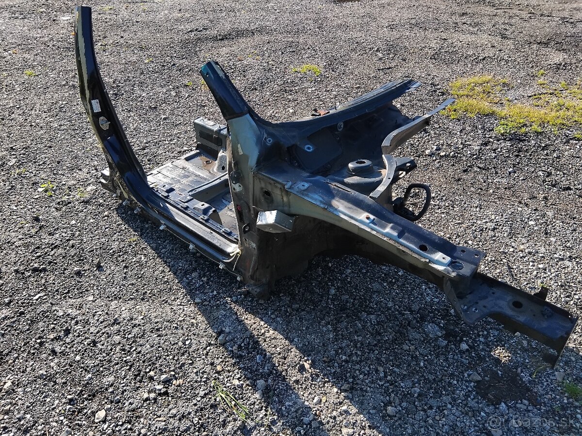 Passat B7 výrezy z karoserie - 11