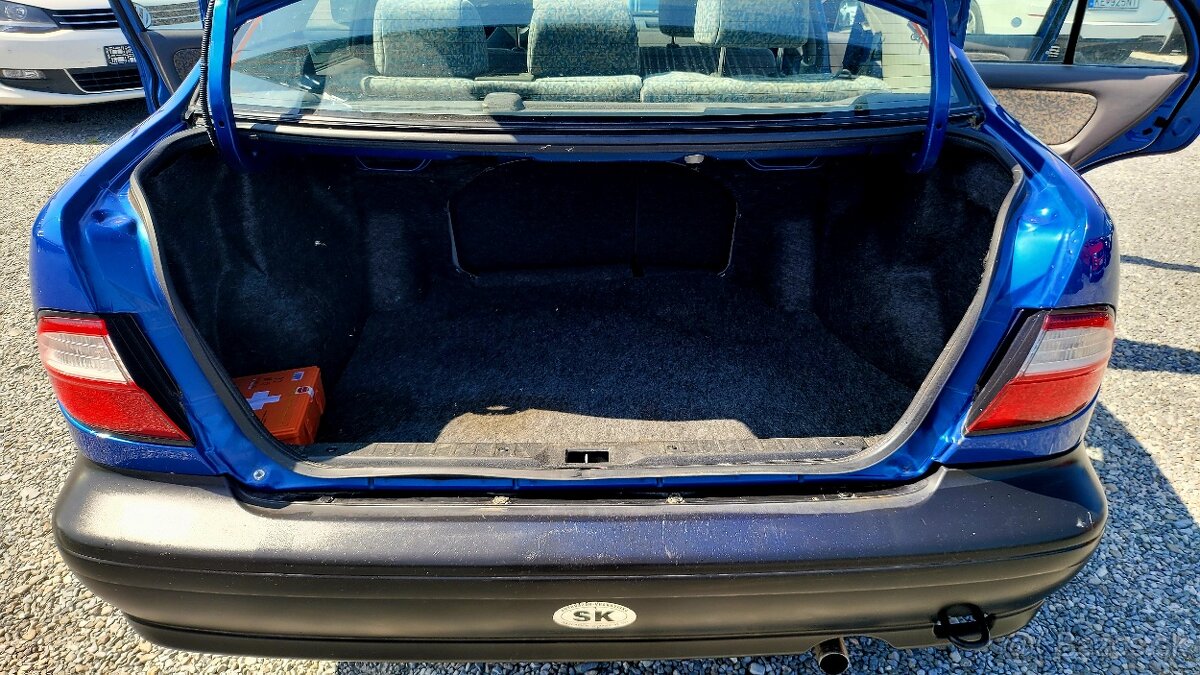 Nissan Almera 1.4 GX 65 kw benzín - 11