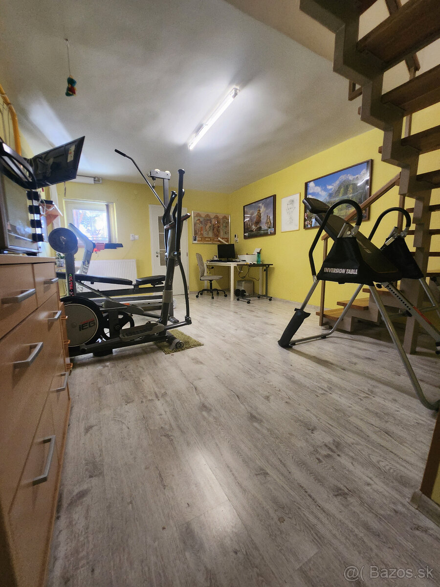 EXKLUZÍVNE atraktívny rod.dom Čermáň - Hurbanova ul. - 11