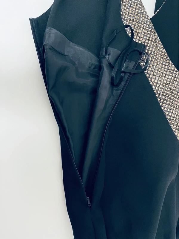 Elegantné Čierne Šaty Millennium s Oslnivými Zlatými Trbliet - 11