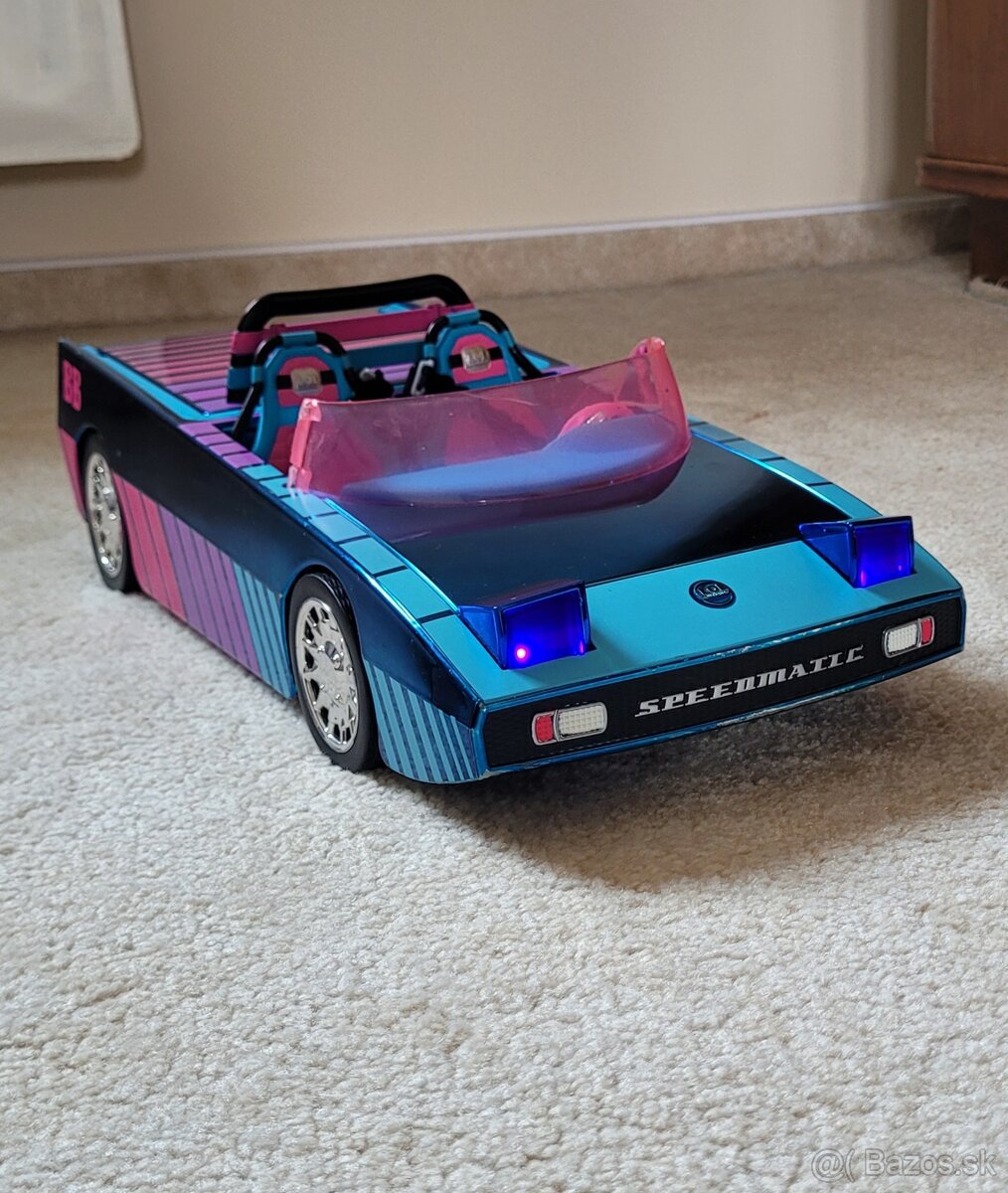 LOL Surprise auto s bazenom - 11