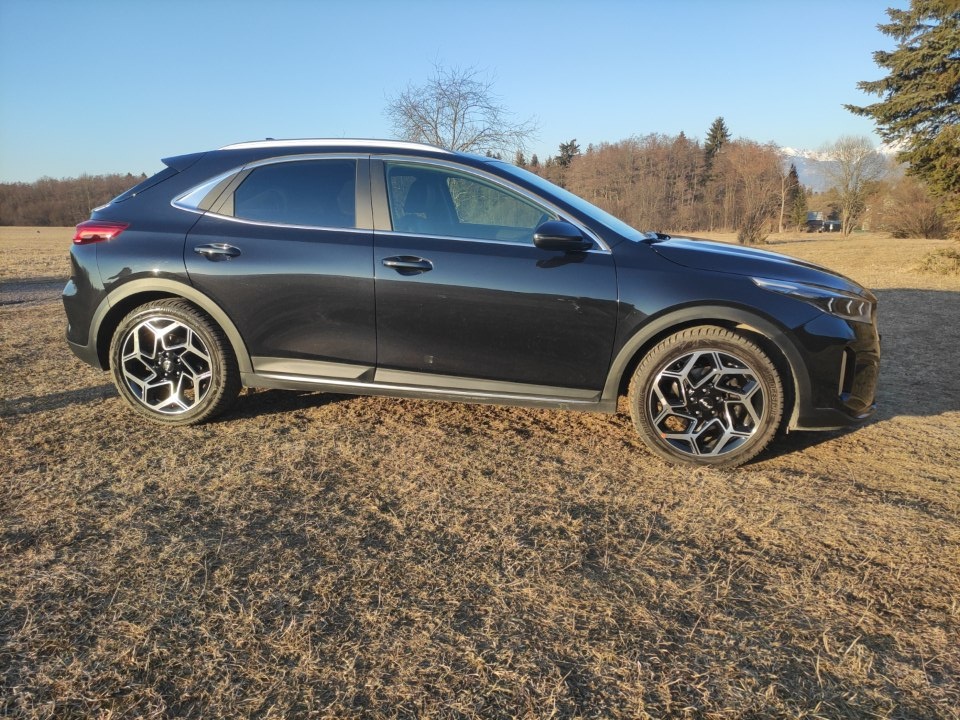 Kia XCeed 1.5 T-GDi MY23 118kW Gold + smart pack - 11