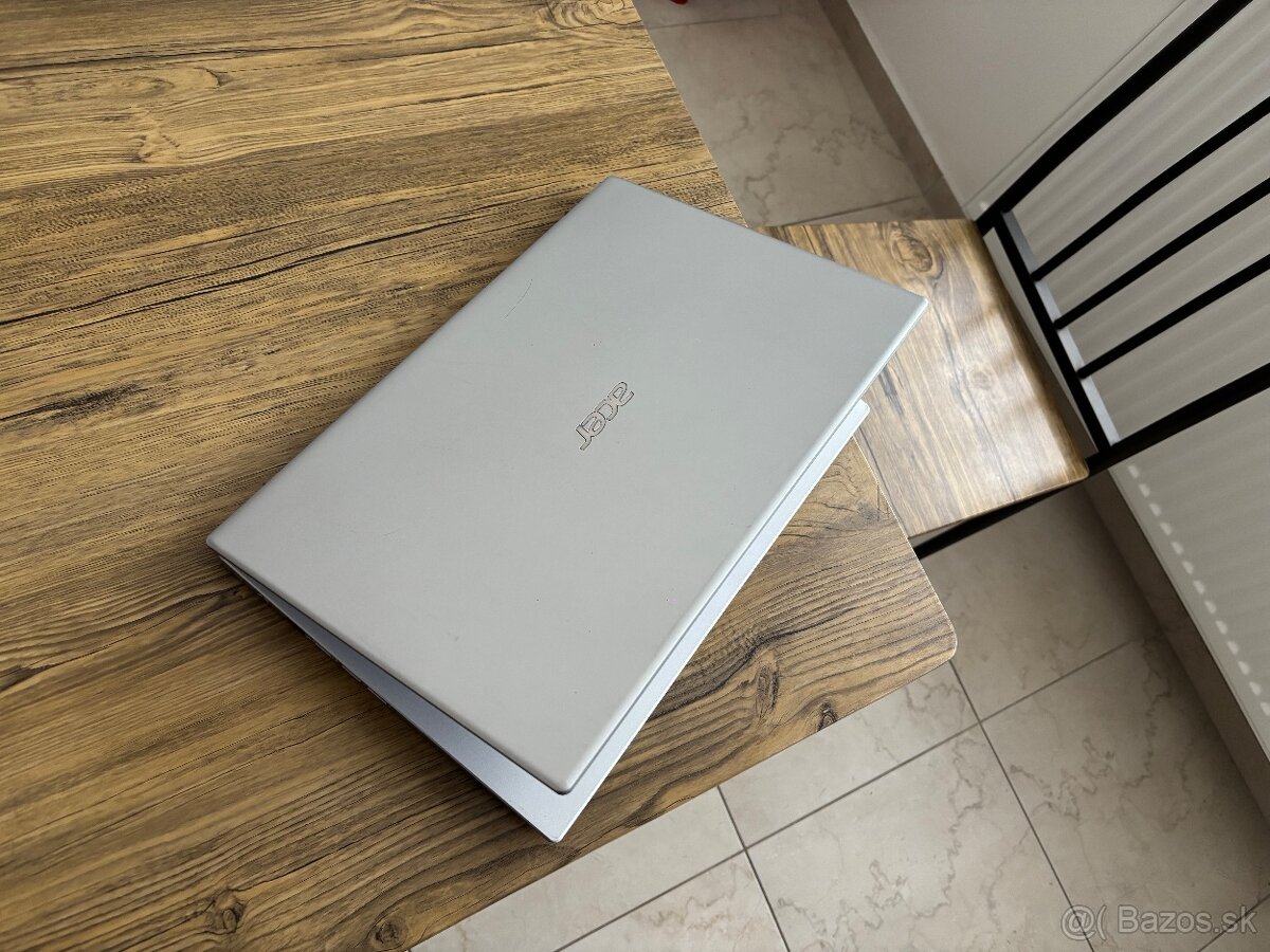 /15.6"/Acer/Notebook/4GB RAM DDR5/128GB NVMe SSD/Intel HD2G - 11