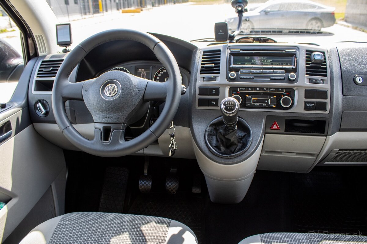 Volkswagen T5 Caravelle - 11