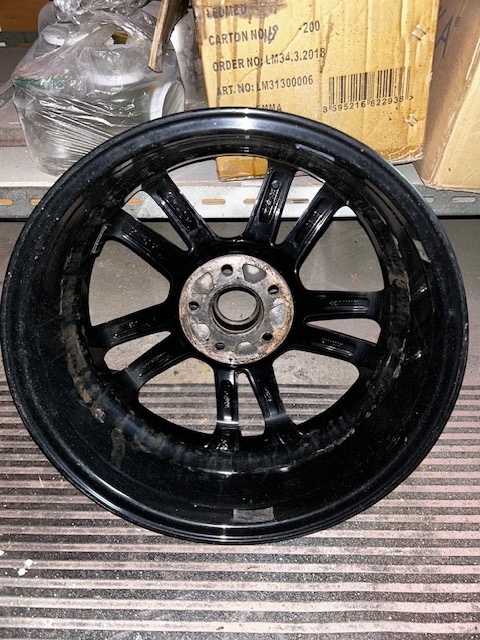 Disky ALUTEC Tormenta + zimné pneumatiky Yokohama - 11