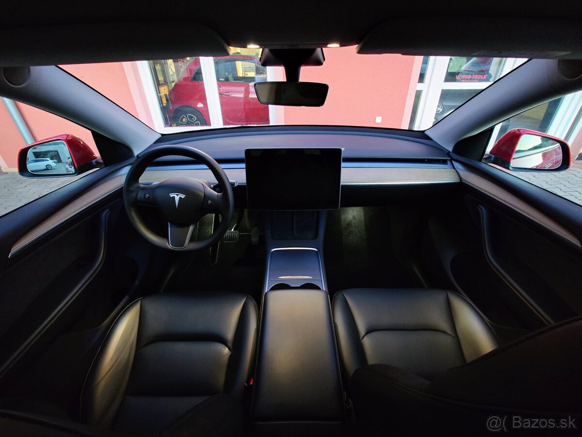 Tesla Model Y 2022 Long Range (Dual Motor 378 kW) - 11