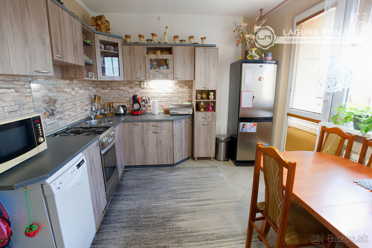 Byt 2+1 (59 m2) s balkónom na sídl. Mier v Sp. Novej Vsi - 11