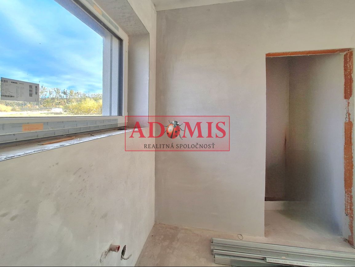 Na predaj bezbariérový bungalov Ruskov, 650m2, 3x kúpelňa,12 - 11