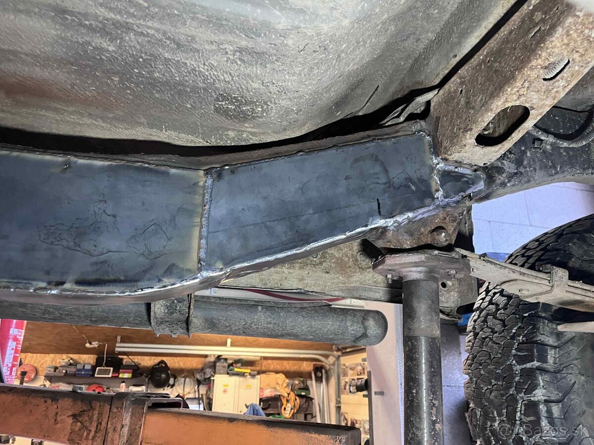 Nissan Navara D40 2.5 dCi 128kw - 11