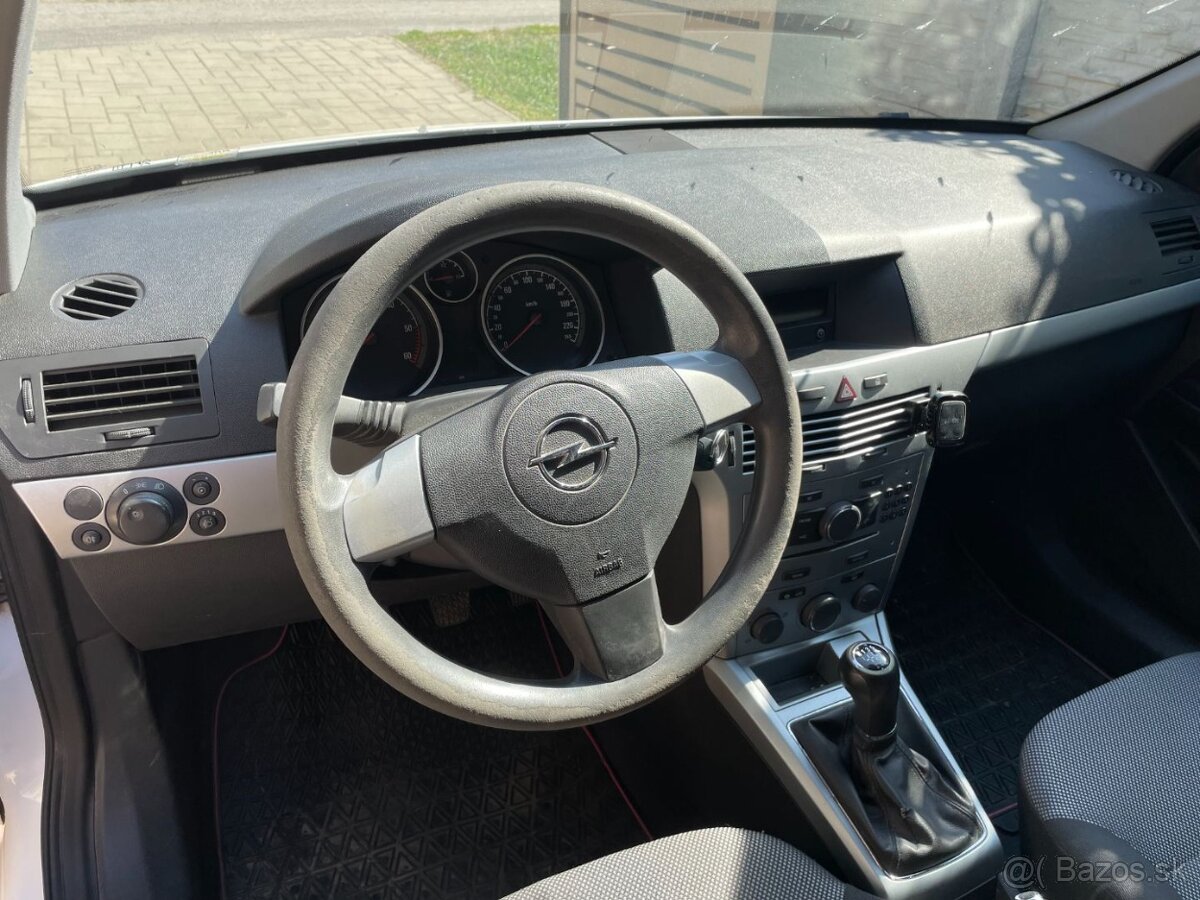 Opel Astra 1.7CDTi - 11