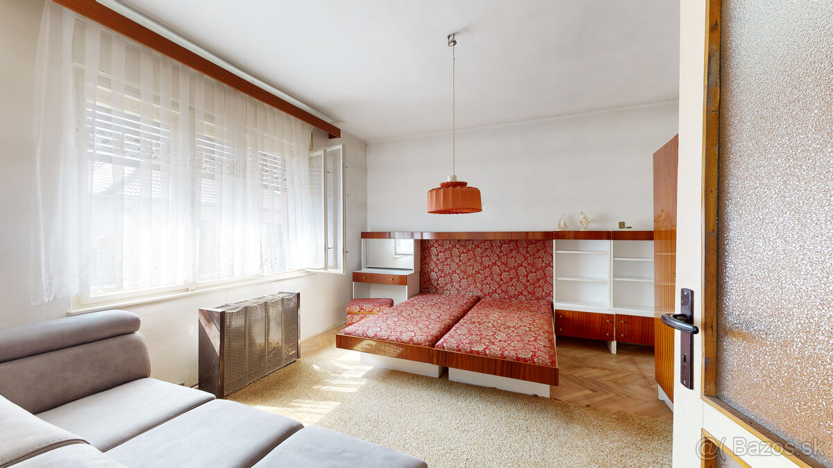 Rodinný dom s potenciálom v Senci – tichá lokalita, veľký po - 11