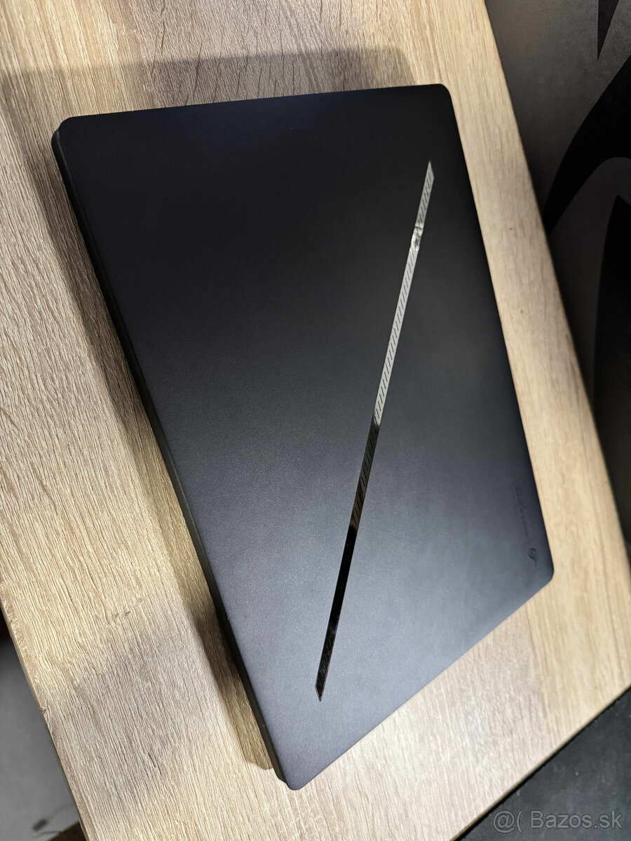 Asus ROG Zephyrus G14 R7/4050/32GB/2TB - 11