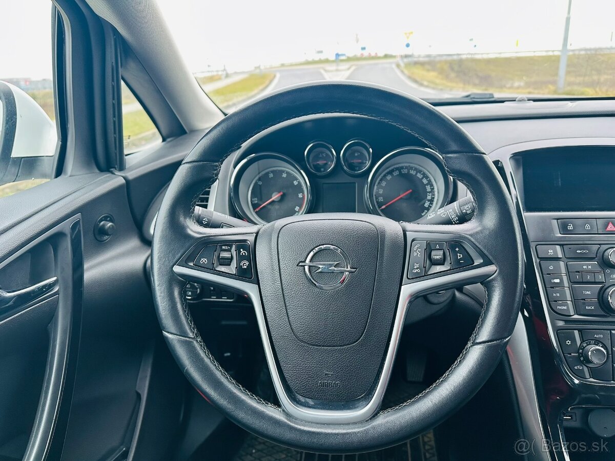 Opel Astra Sports Tourer – 1.6 diesel – výbava COSMO - 11