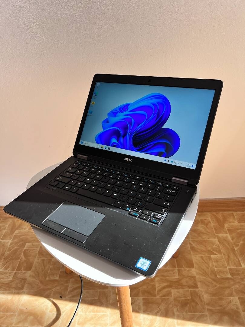 Notebook 14" DELL.Intel i5-6300U 2x2,40GHz.8gb ram.120g SSD - 11