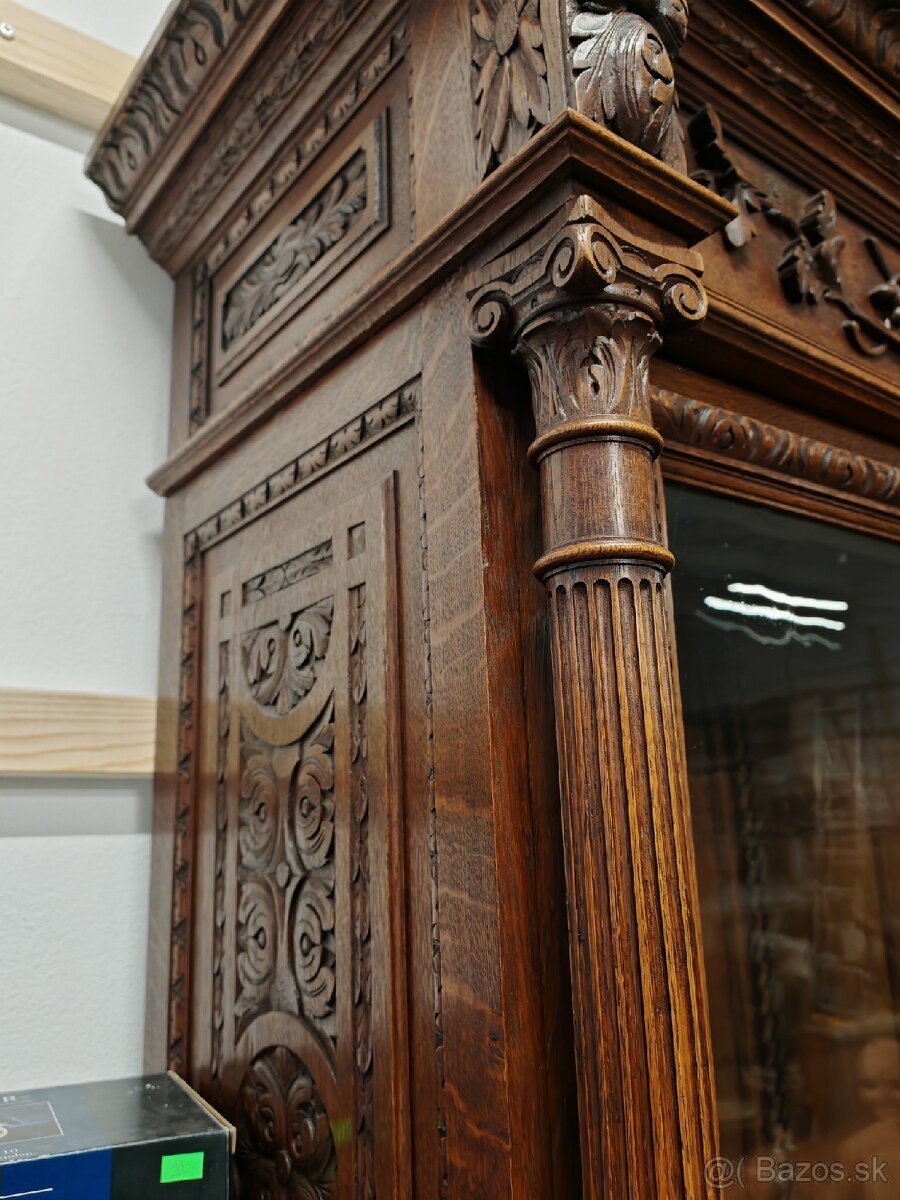 Starožitná vitrína - 11