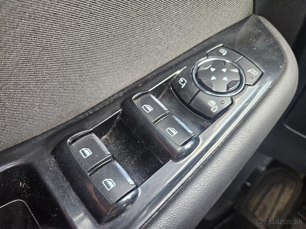 Ford S-Max 2.0 TDCi Duratorq 180 Titanium A/T - 11