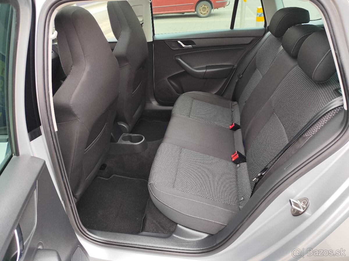 Škoda Rapid Spaceback 1.6 tdi -- DSG -- 124 000 km -- - 11